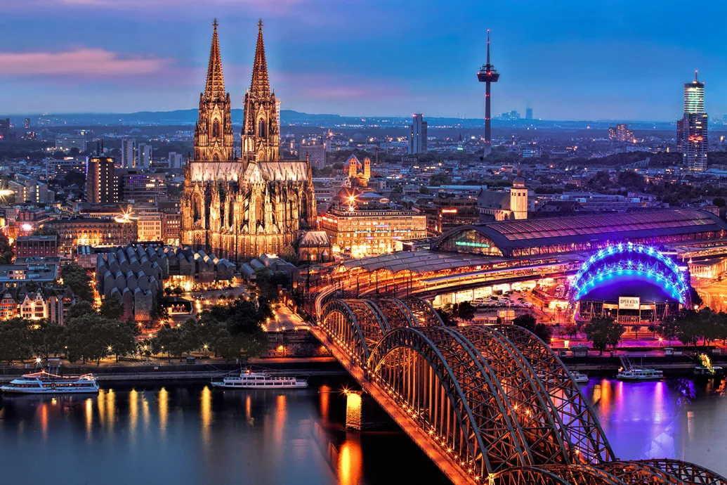 vista esterna della cattedrale di cologne